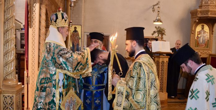 Archbishop Nikitas visits the Church of St Nektarios in Battersea